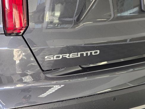 Used 2023 Kia Sorento SX Prestige image 13