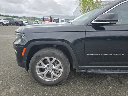 Used 2022 Jeep Grand Cherokee Limited w/ Luxury Tech Group II AWD/4WD image 6
