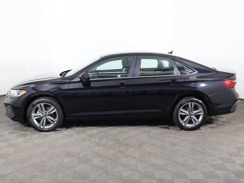 Used 2024 Volkswagen Jetta SE FWD image 18