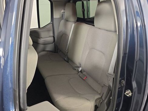 Used 2019 Nissan Frontier SV AWD/4WD image 18