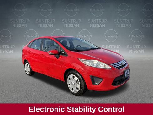 Used 2013 Ford Fiesta SE image 10