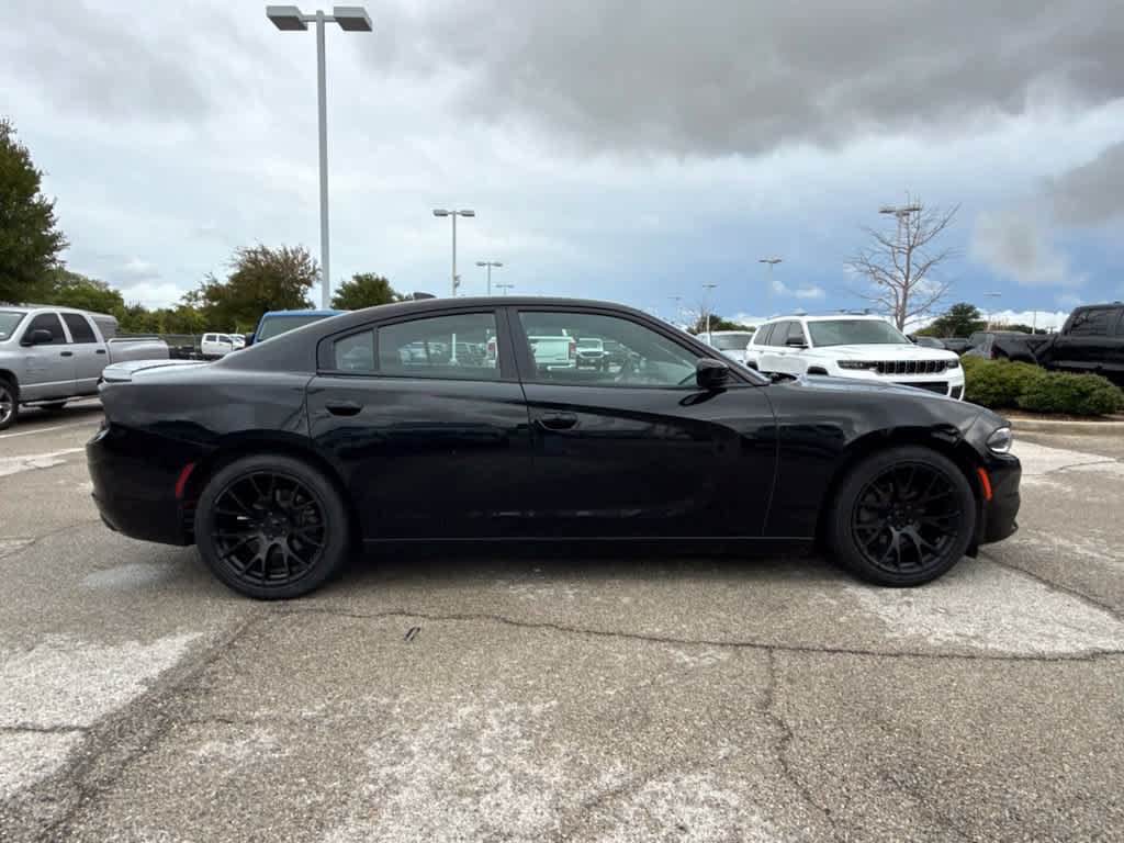 Used 2016 Dodge Charger SXT w/ Rallye Group RWD image 5