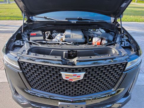 Used 2022 Cadillac Escalade ESV Luxury RWD image 47