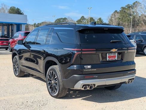 New 2026 Chevrolet Traverse LT w/ Sun and Wheel Package image 4