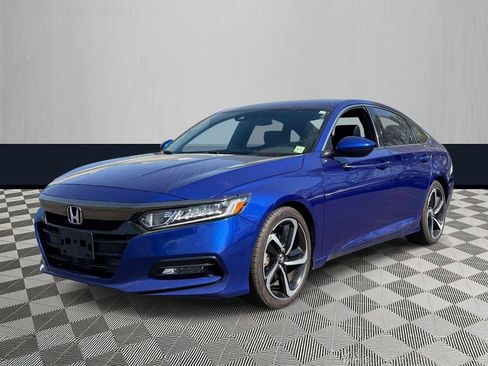 Used 2019 Honda Accord Sport image 2