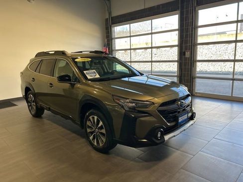 Used 2025 Subaru Outback Limited image 13