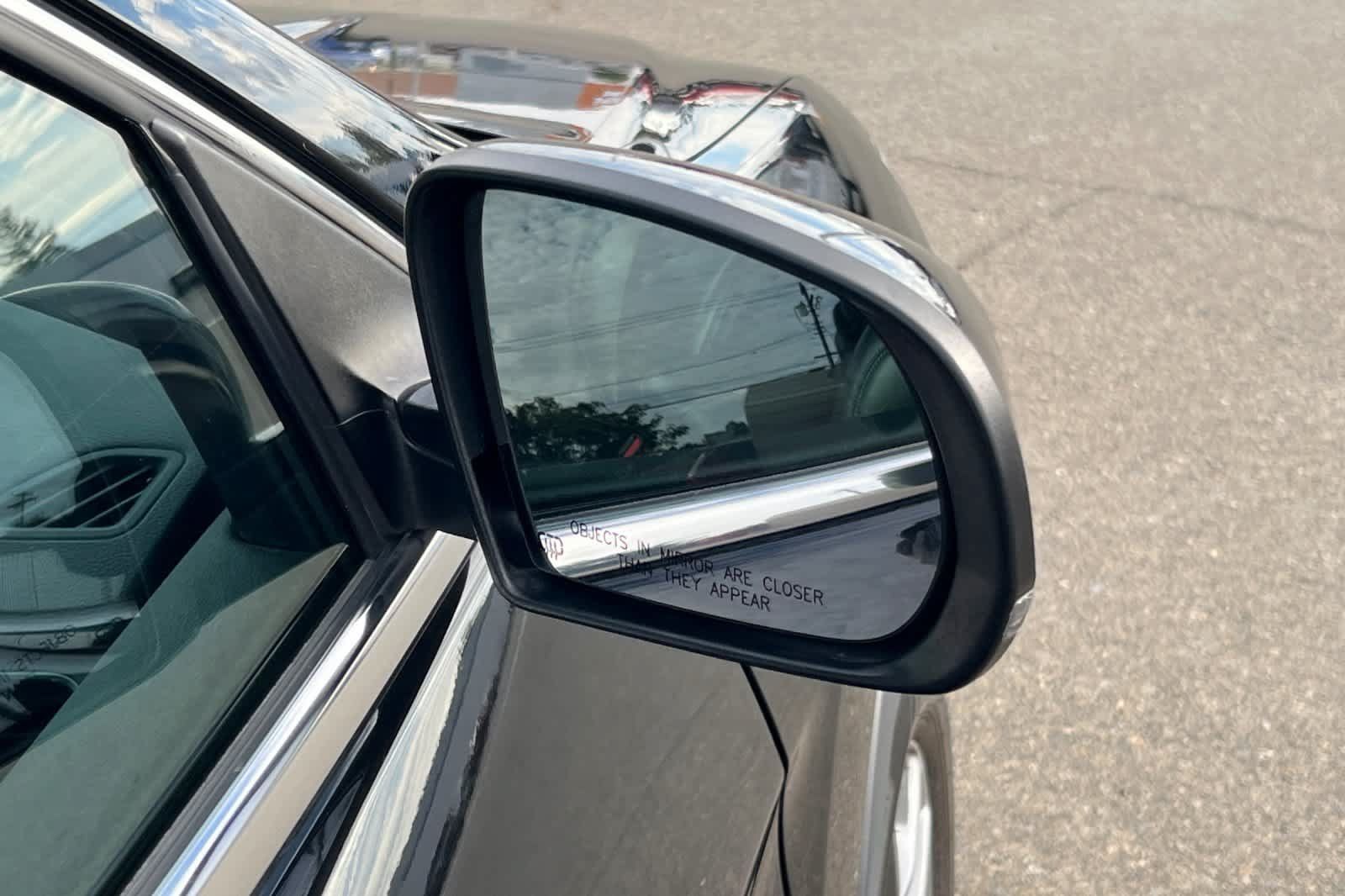 Used 2019 Jeep Cherokee Latitude Plus FWD image 19