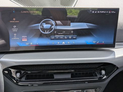 New 2026 BMW 330i xDrive Sedan w/ M Sport Package image 24