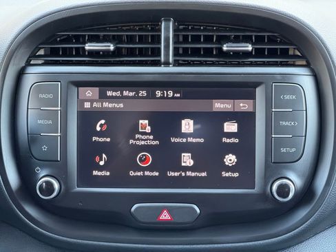 Used 2025 Kia Soul LX w/ LX Technology Package FWD image 13