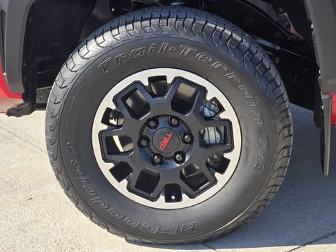 Used 2024 Toyota Tacoma TRD Off-Road AWD/4WD image 9