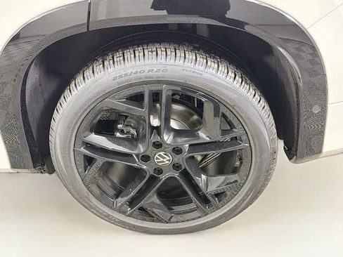 New 2026 Volkswagen Tiguan SE R-Line image 31