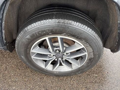 Used 2022 Jeep Grand Cherokee Limited image 15