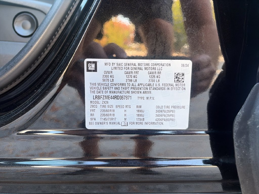 Used 2024 Buick Envision Preferred AWD/4WD image 29