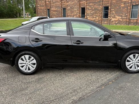 Used 2023 Nissan Sentra S FWD image 9