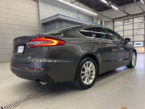 Used 2020 Ford Fusion SE image 7