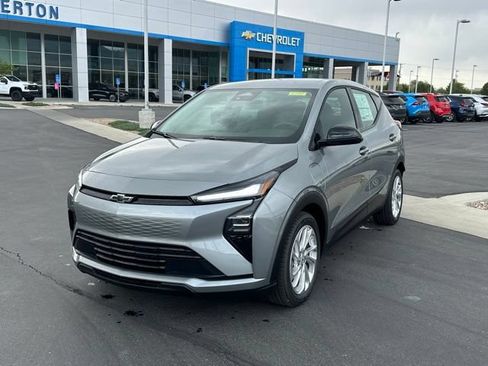 New 2027 Chevrolet Bolt LT w/ Comfort Package FWD image 27