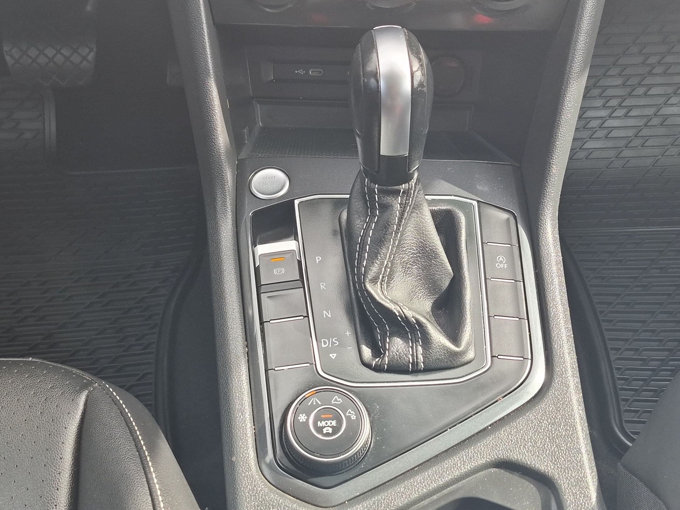 Used 2021 Volkswagen Tiguan SE AWD/4WD image 24