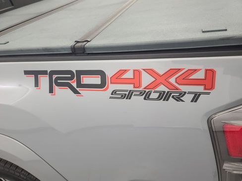 Used 2020 Toyota Tacoma TRD Sport image 15