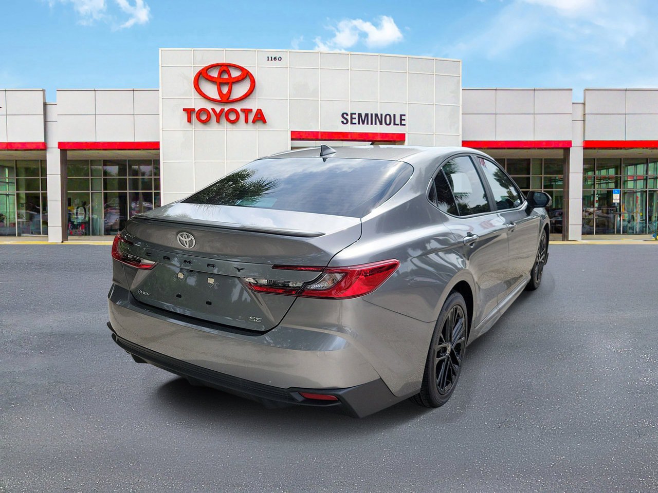 Used 2026 Toyota Camry SE w/ Convenience Package FWD image 3