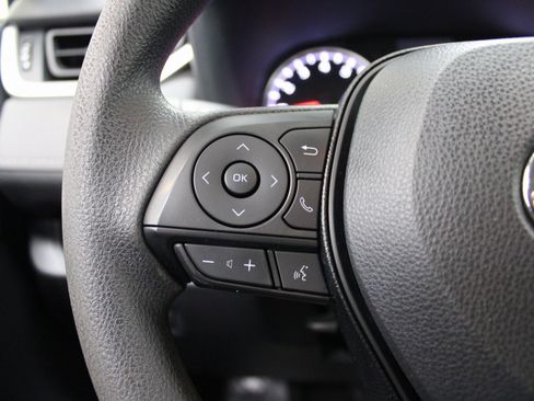 Used 2021 Toyota RAV4 LE image 32