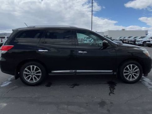 Used 2016 Nissan Pathfinder SL w/ SL Tech Package AWD/4WD image 9