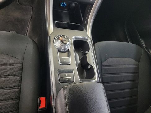 Used 2020 Ford Fusion SE FWD image 26