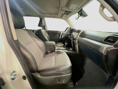Used 2021 Toyota 4Runner SR5 Premium w/ Moonroof Package AWD/4WD image 22