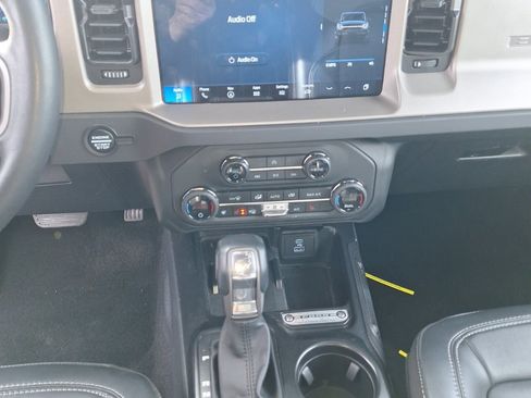 Used 2025 Ford Bronco Outer Banks image 12