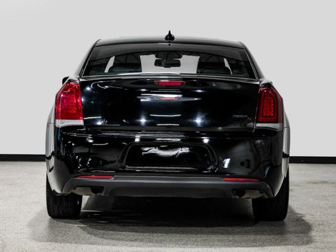 Used 2022 Chrysler 300 S image 9