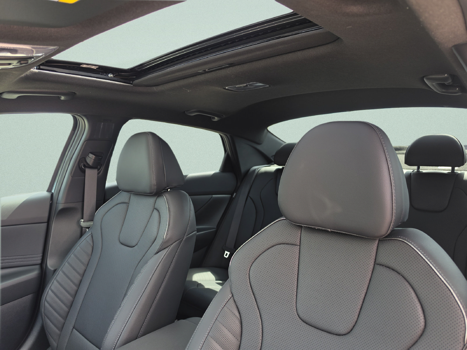 New 2026 Hyundai Elantra SEL Sport FWD image 25