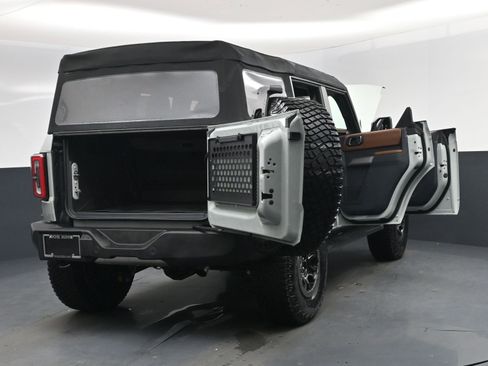 Used 2023 Ford Bronco Outer Banks w/ Sasquatch Package image 19