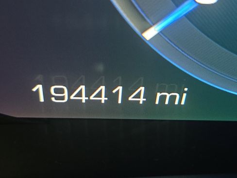 Used 2017 Cadillac Escalade ESV Luxury image 19