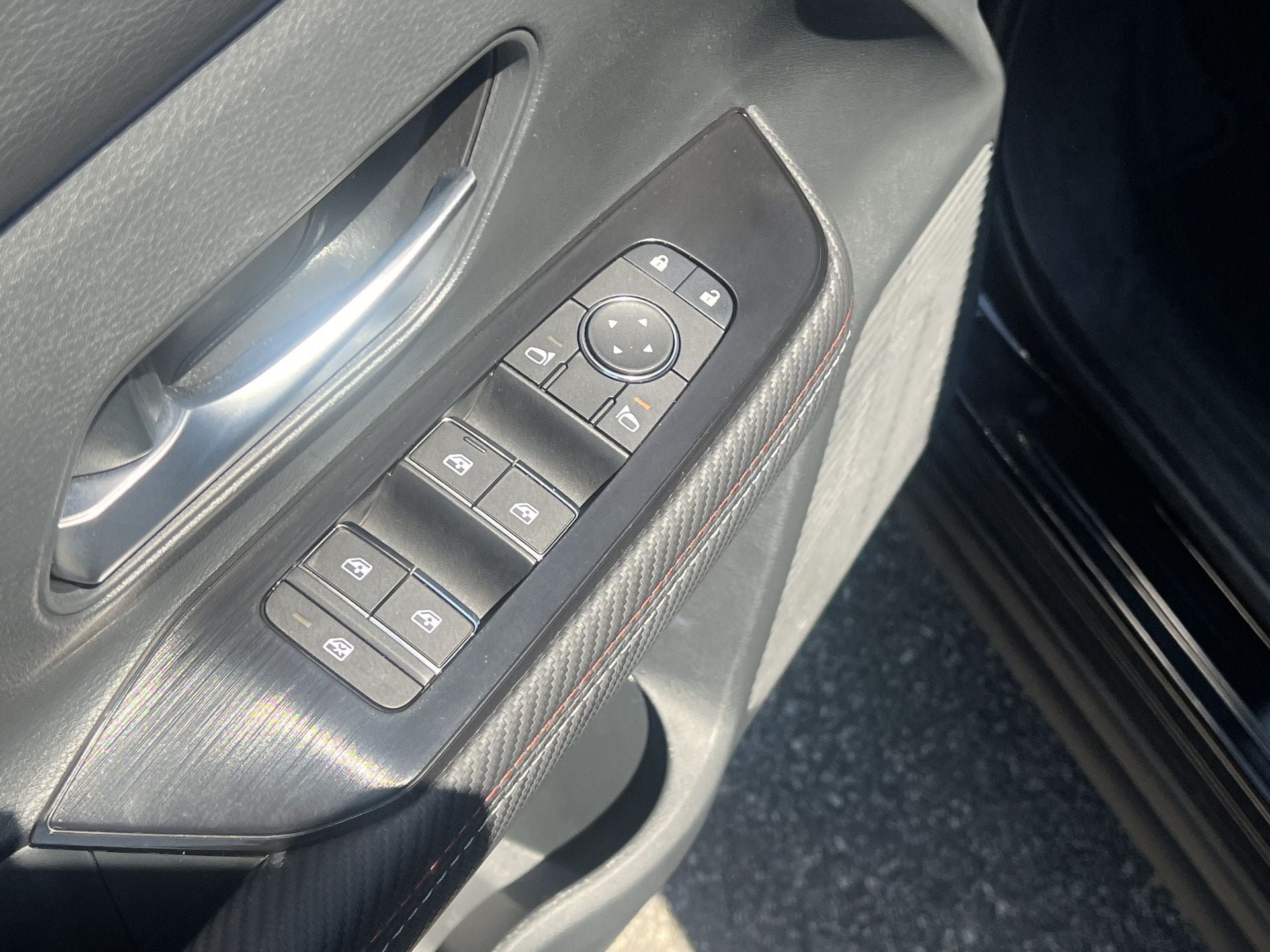 Used 2026 Nissan Kicks SR AWD/4WD image 14