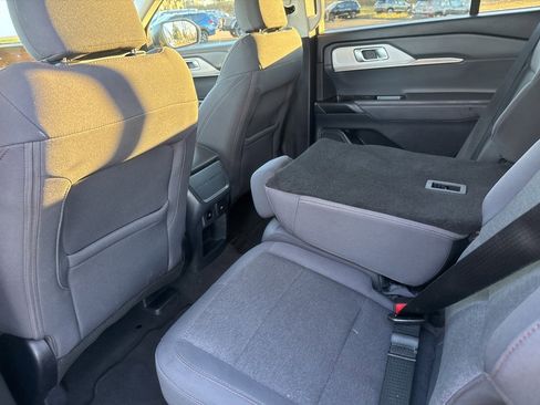 Used 2025 Ford Explorer Active image 18