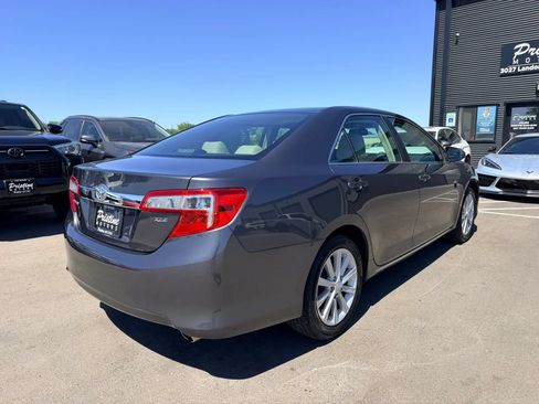 Used 2012 Toyota Camry XLE w/ Leather Pkg FWD image 4