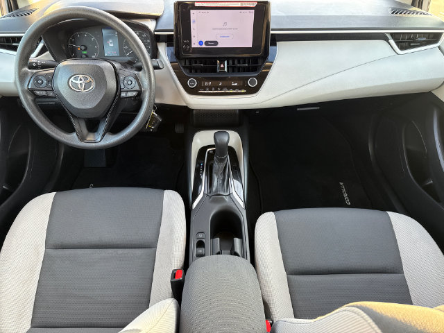 Used 2025 Toyota Corolla LE FWD image 9
