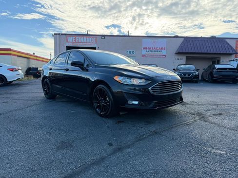 Used 2019 Ford Fusion SE w/ Equipment Group 151A FWD image 7
