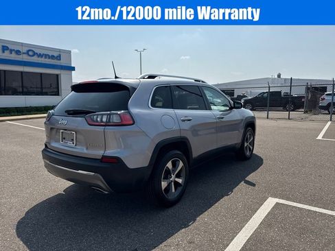 Used 2019 Jeep Cherokee Limited image 8