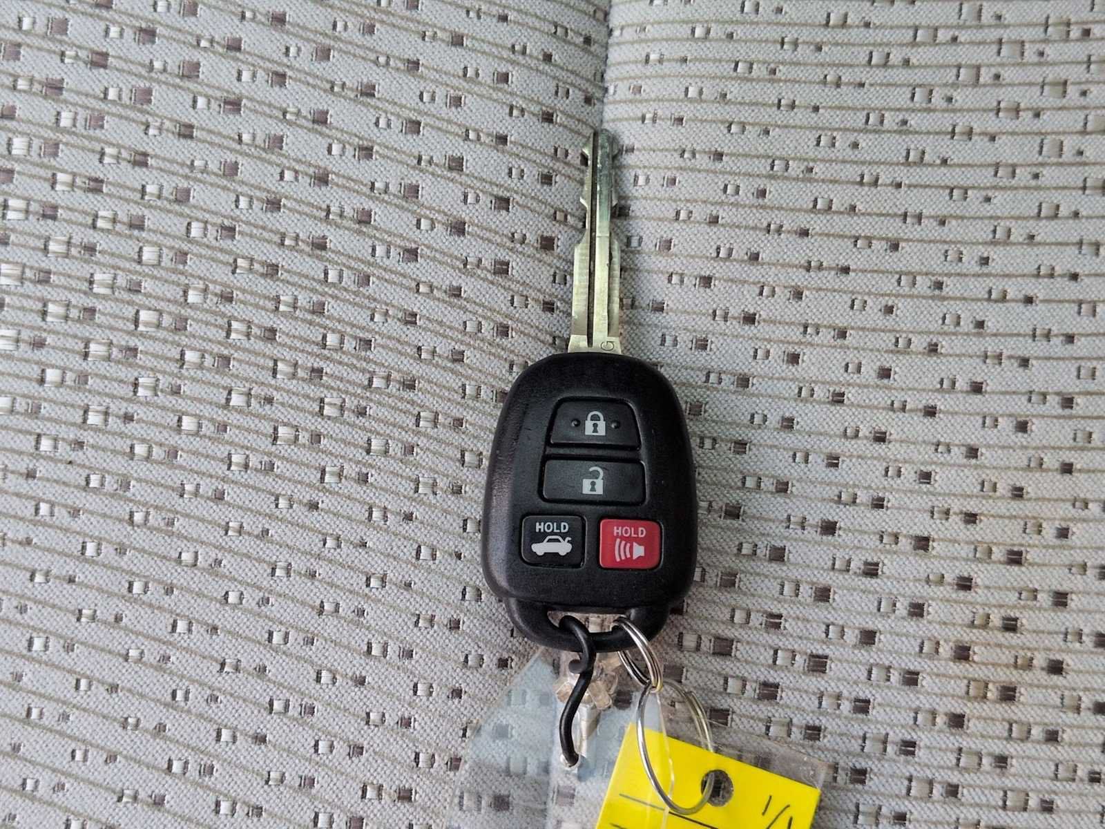 Used 2012 Toyota Camry LE FWD image 33