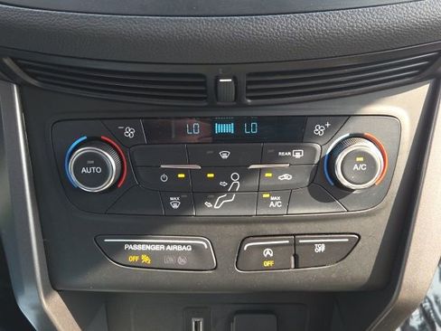 Used 2017 Ford Escape SE image 30