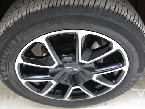 Used 2022 Chevrolet Tahoe RST w/ Luxury Package RWD image 31