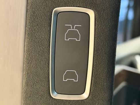 Used 2017 Tesla Model X 90D image 21