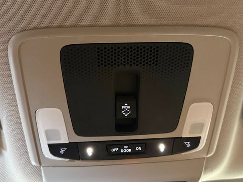 Used 2024 Honda HR-V EX-L image 17