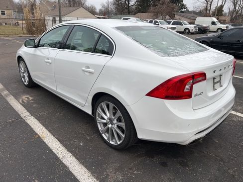 Used 2016 Volvo S60 T5 Inscription Platinum image 5