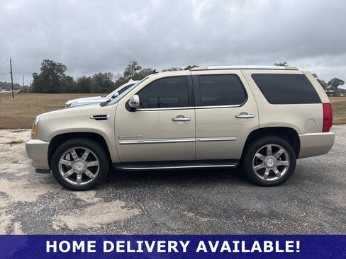 Used 2009 Cadillac Escalade 2WD image 4