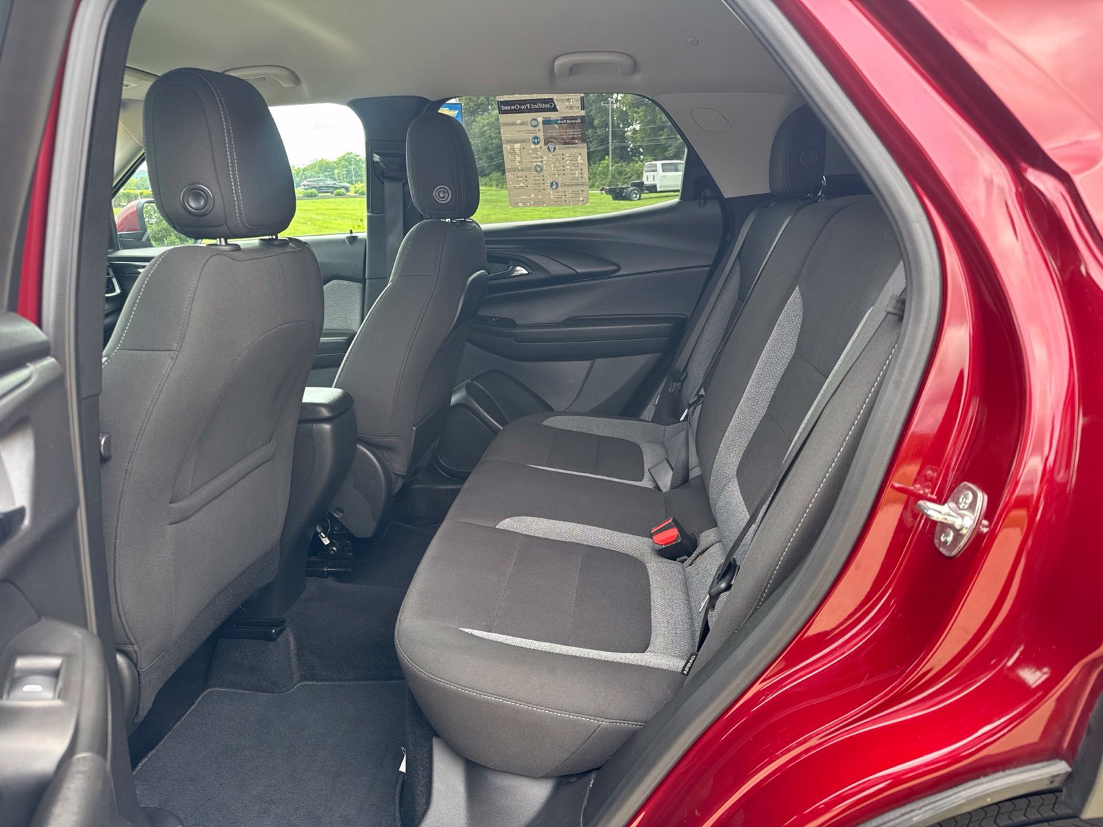 Used 2025 Chevrolet TrailBlazer LT AWD/4WD image 13