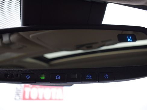 Used 2020 Toyota Sienna XLE image 22