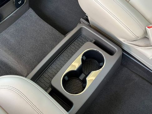 Used 2023 Lincoln Aviator AWD w/ Premium Package image 9