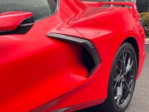 Used 2021 Chevrolet Corvette Stingray Coupe w/ Z51 Performance Package image 19