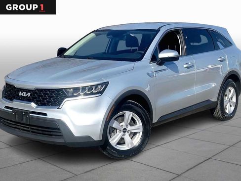 Certified 2022 Kia Sorento LX image 1